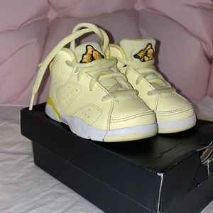Jordan 6 retro toddlers size 6 yellow nike